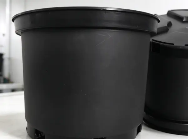 Small Plastic Flower Pots Wholesale